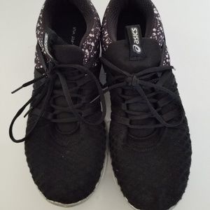 Asics gel training shoes size 9.5